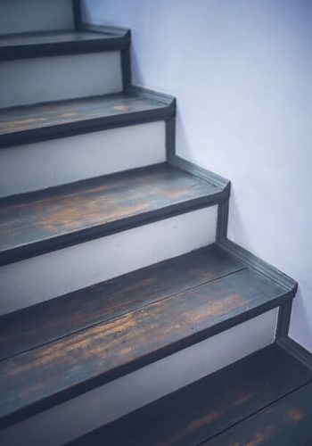 צביעת חדר מדרגות