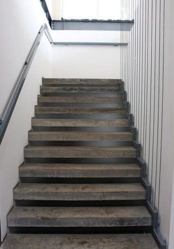 צביעת חדרי מדרגות